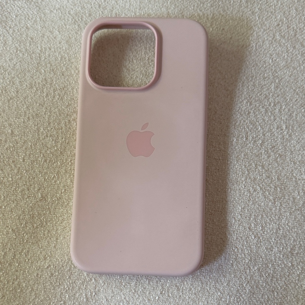 Apple iPhone 15 Pro silicone case with MagSafe light pink gently used